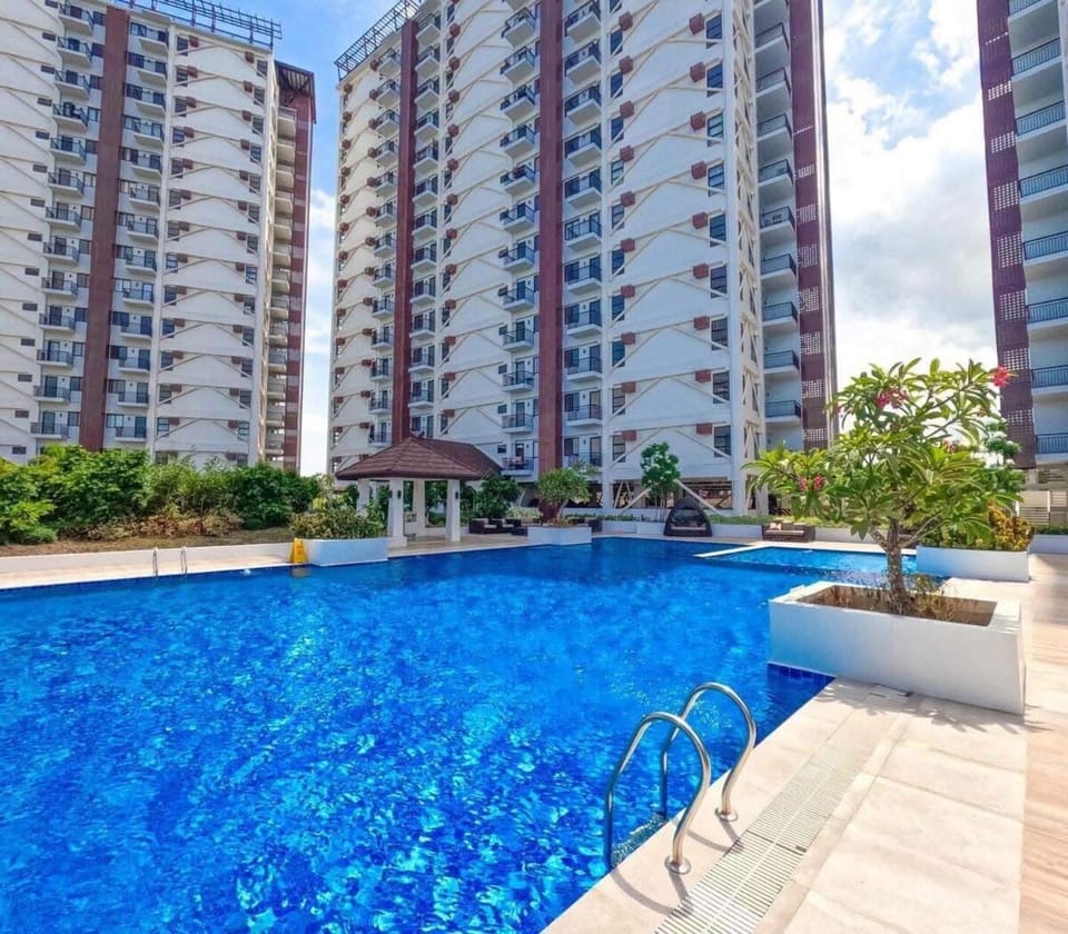 Jiya Hostel at Royal Oceancrest Apartment in Lapu-Lapu City
