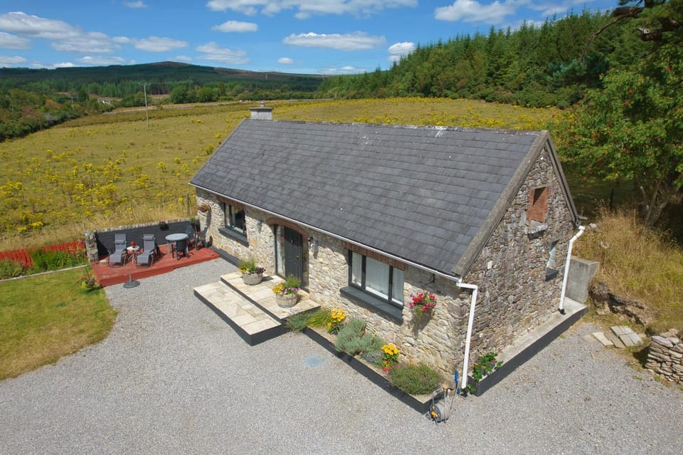 Property building, Natural landscape, Mountain view