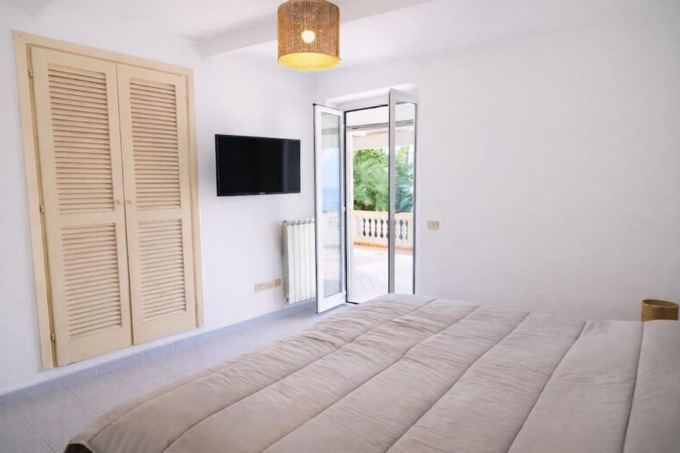 Alvillino, sea-view villa with pool in Forio Ischia Apartment in Forio