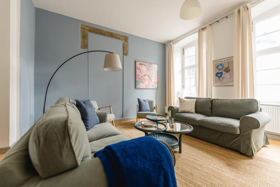 Living room, Seating area