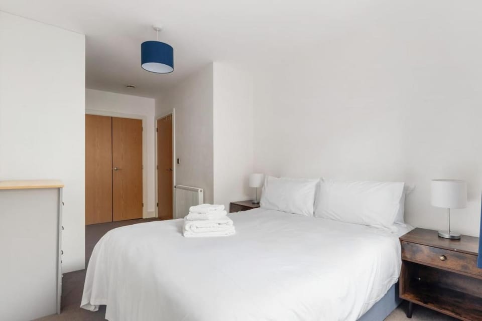 Two Bedroom Flat with Communal Terrace Dalston Apartment in London Borough of Hackney