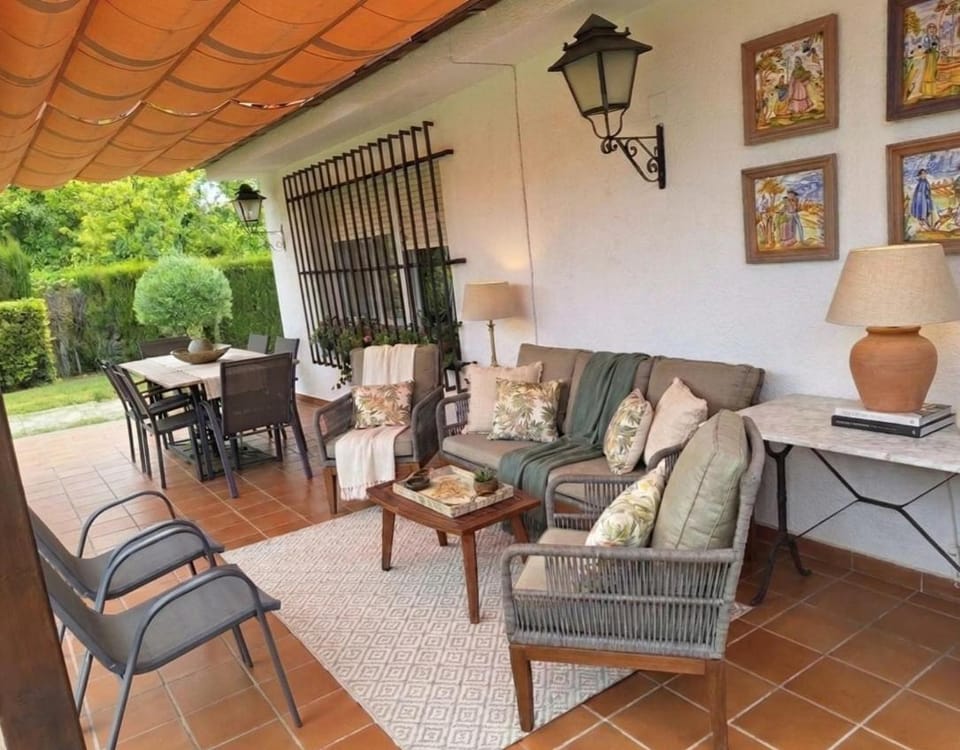 Villa Tomillo Villa in Mairena del Aljarafe