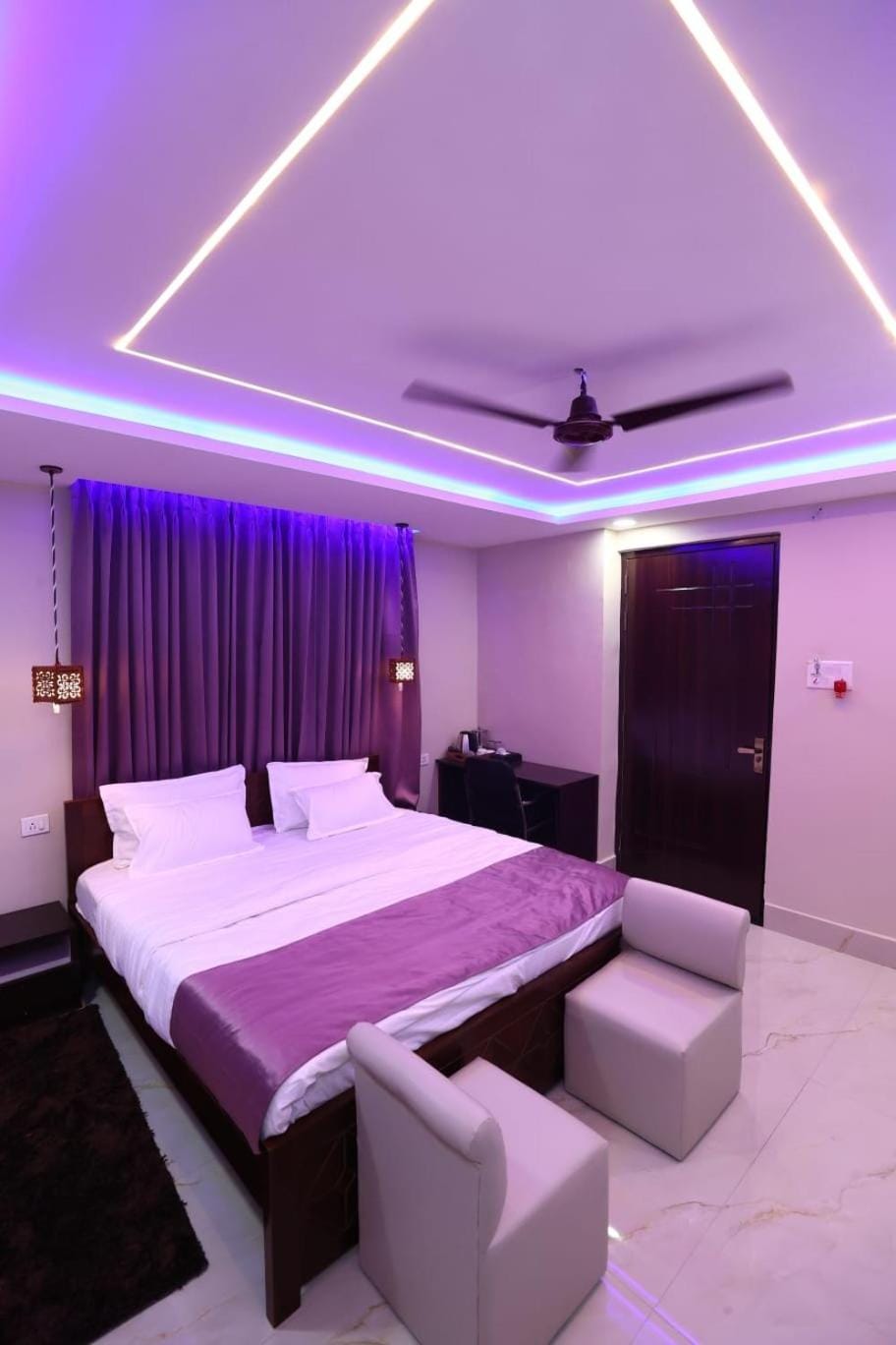The Sams Home Apartment in Lucknow
