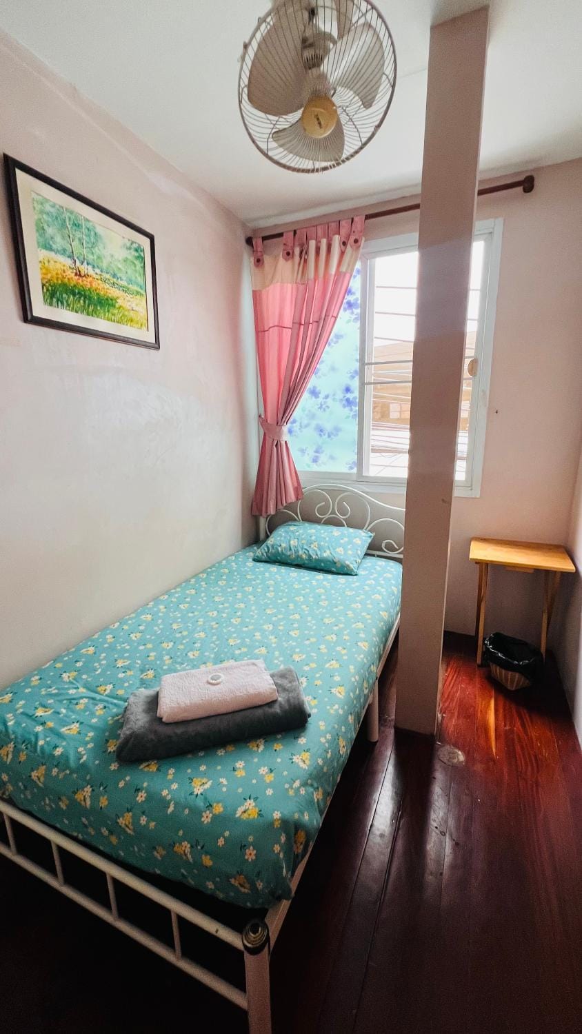 towels, air conditioner