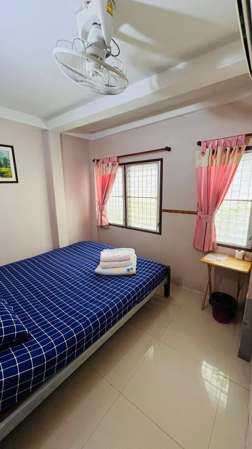 towels, air conditioner