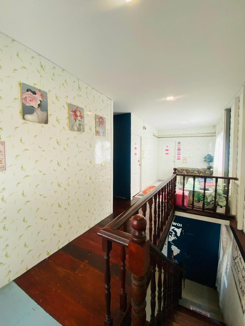 Honey Place Guesthouse Bed and Breakfast in Bangkok