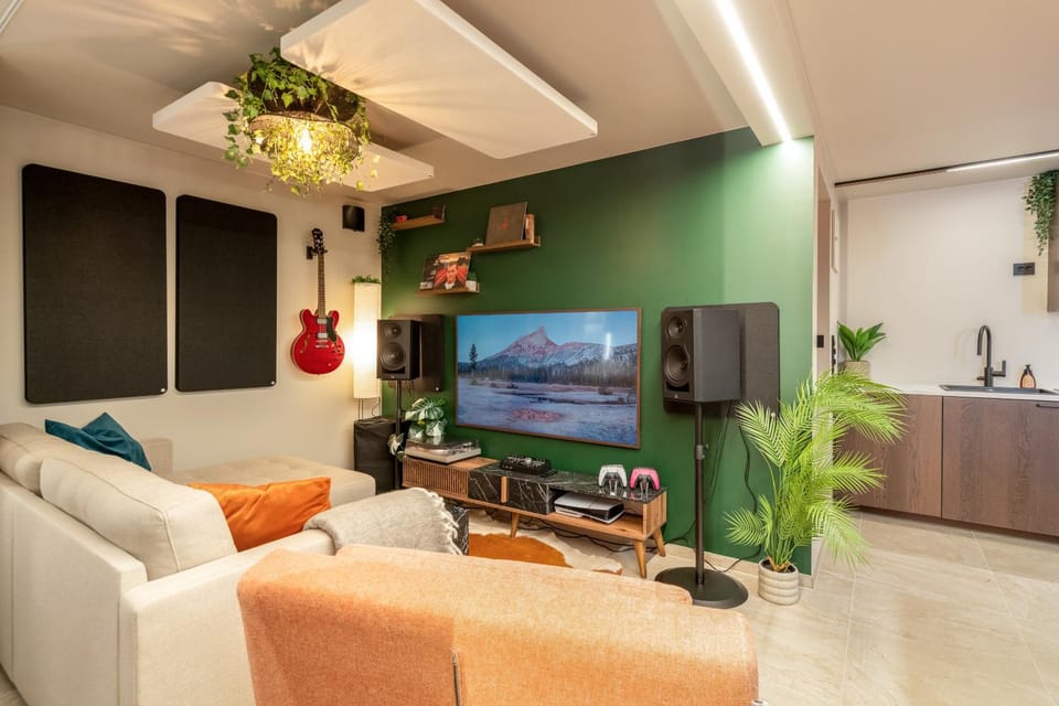 Arctic Playcation - With Sauna, Ice Bath & Grill Apartment in Tromso