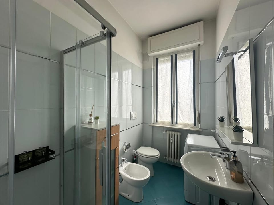Bathroom, Living room