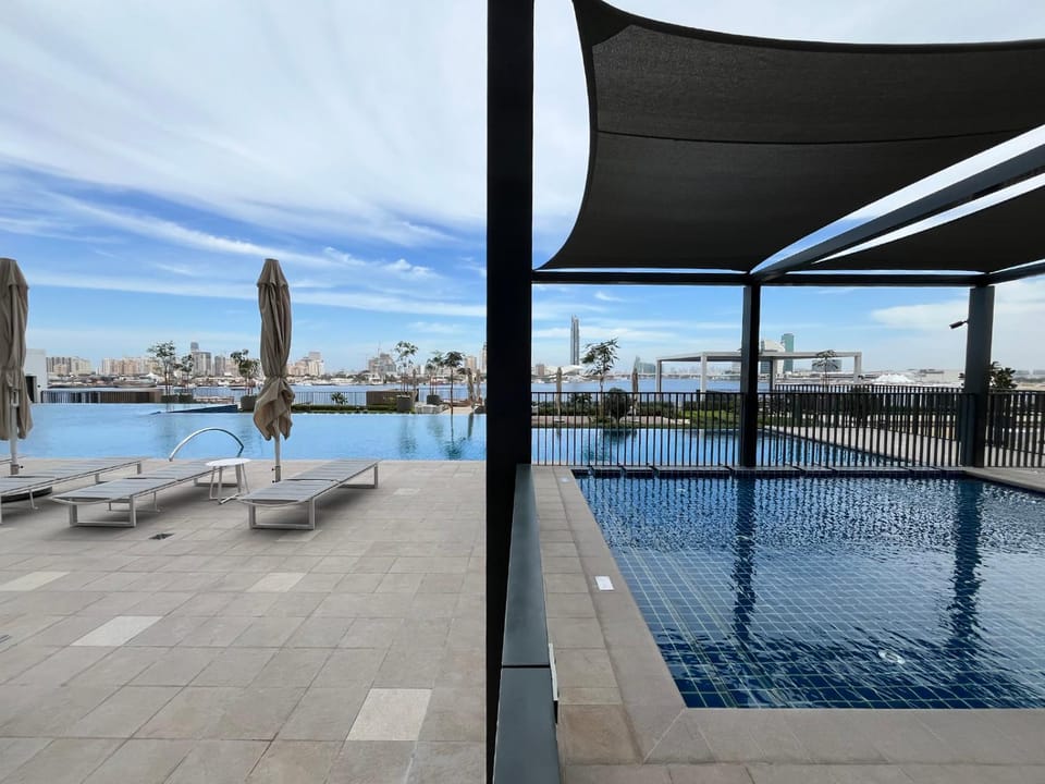 Day, Swimming pool, sunbed