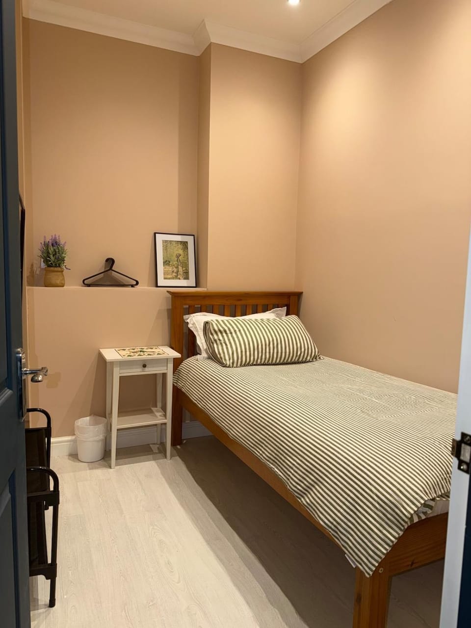 Cozy Compton Central Apartment in Eastbourne