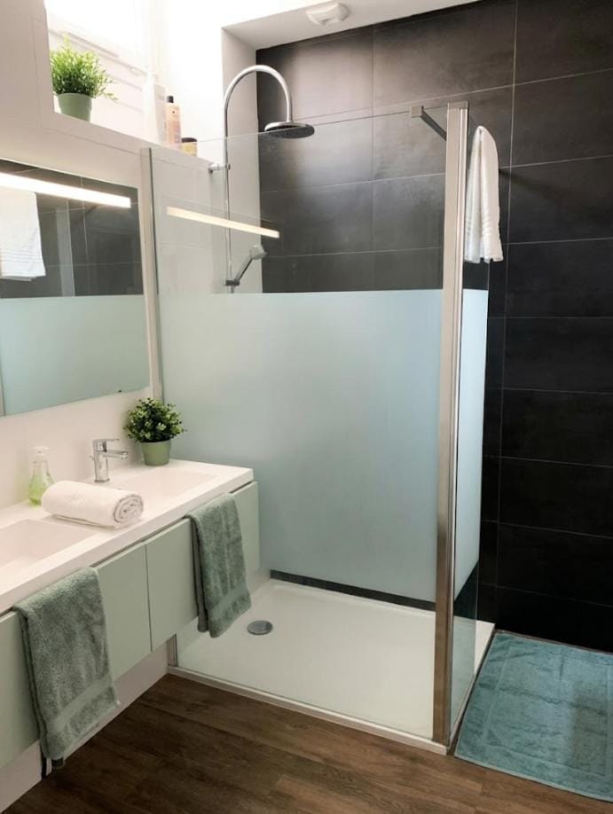 Cosy Cocoon Green - T4 - 3 chambres - Centre ville & Parking Apartment in Pau