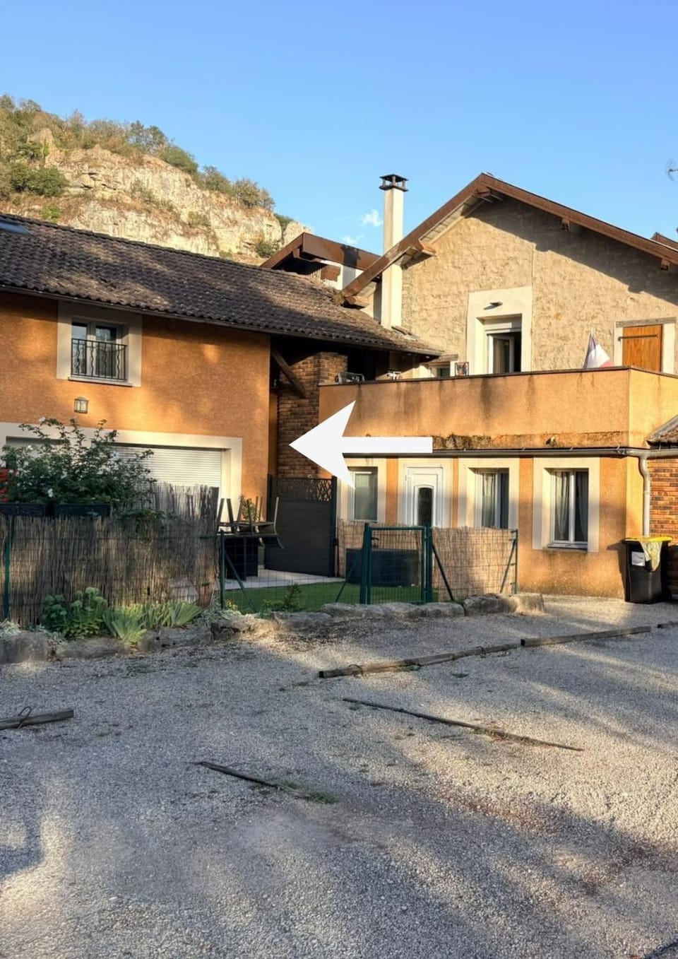 Property building, Natural landscape, Mountain view