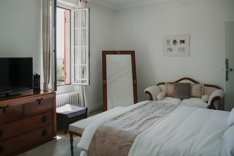 Living room, Bedroom