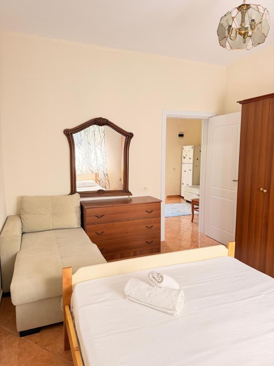 Bed, Photo of the whole room, Bedroom, towels