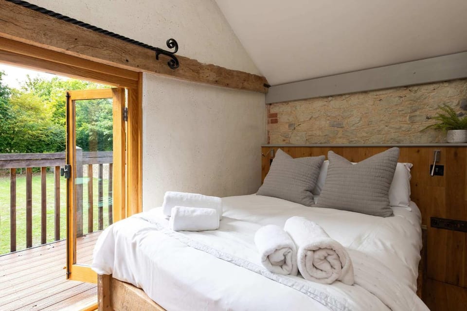 View (from property/room), Balcony/Terrace, Bedroom