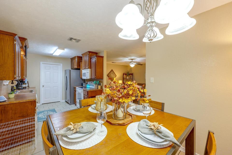 Texarkana Home, 3 Mi to Downtown House in Texarkana