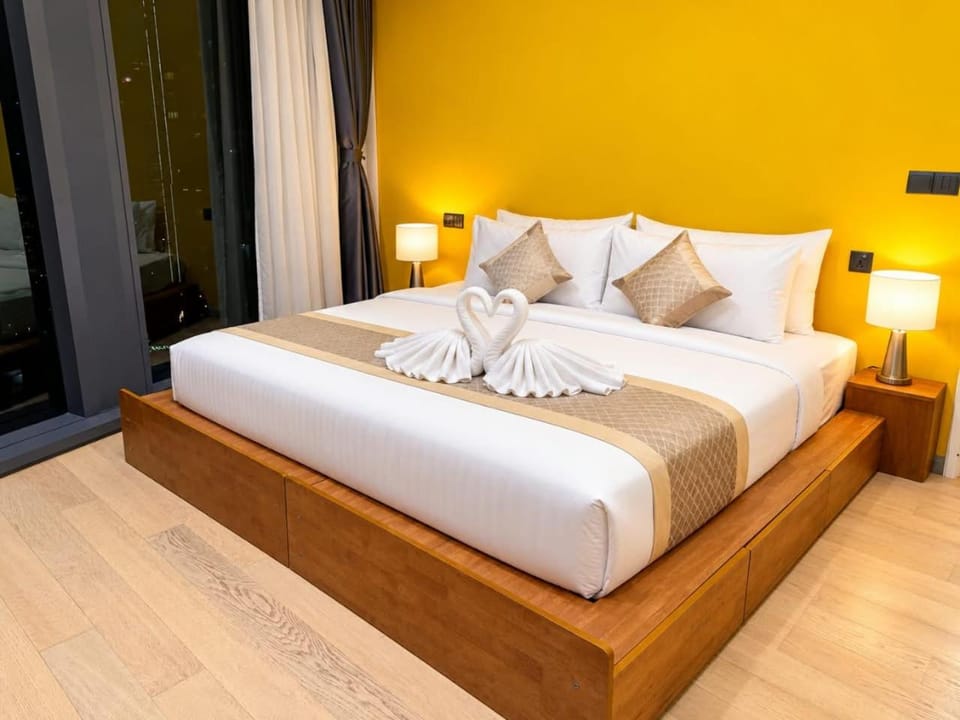 Bed, Photo of the whole room, Bedroom