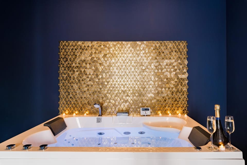 Hot Tub, Bath