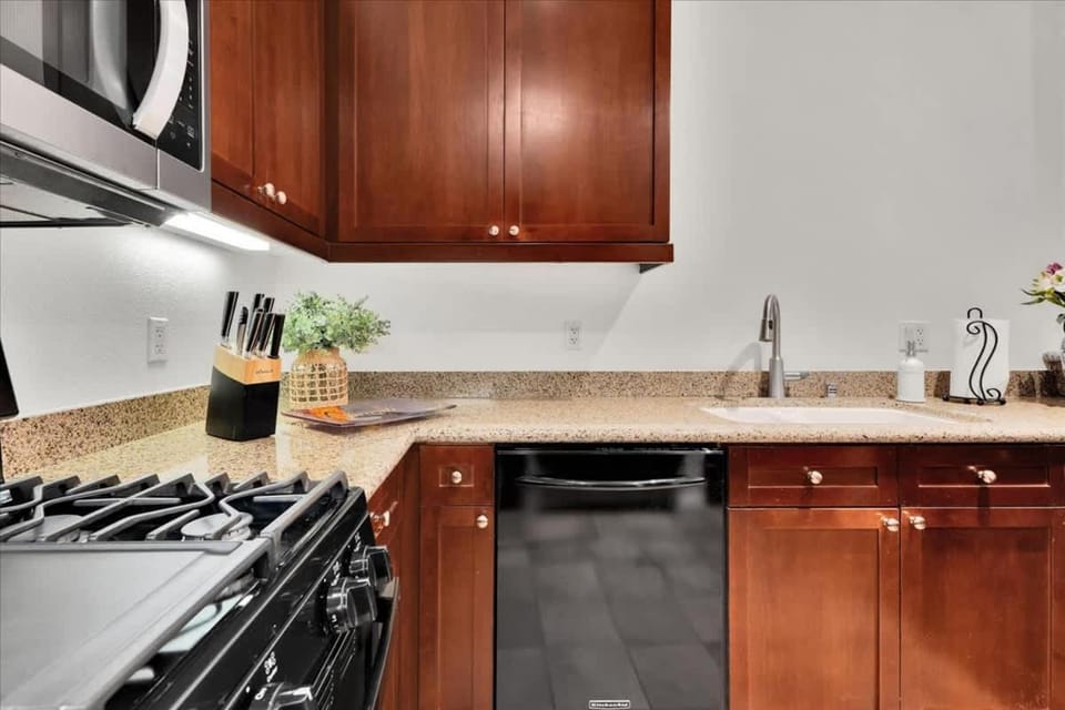 Villa Solana 2 - 2BR Legacy Villa Apartment in Indian Wells