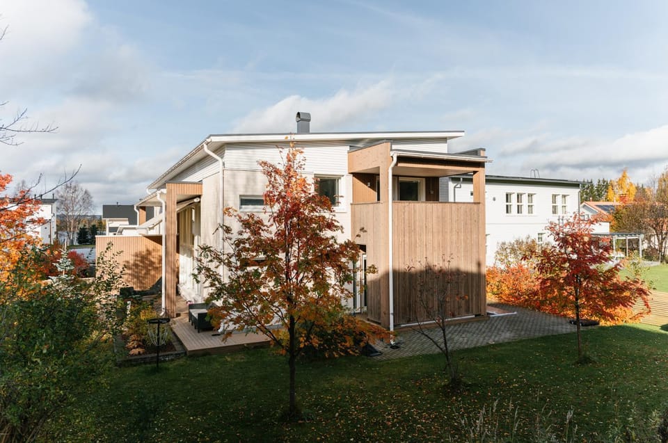 Property building, Day