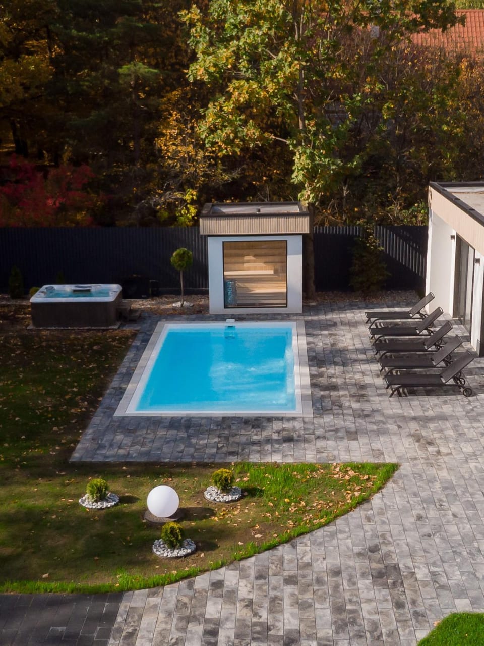 Property building, Swimming pool