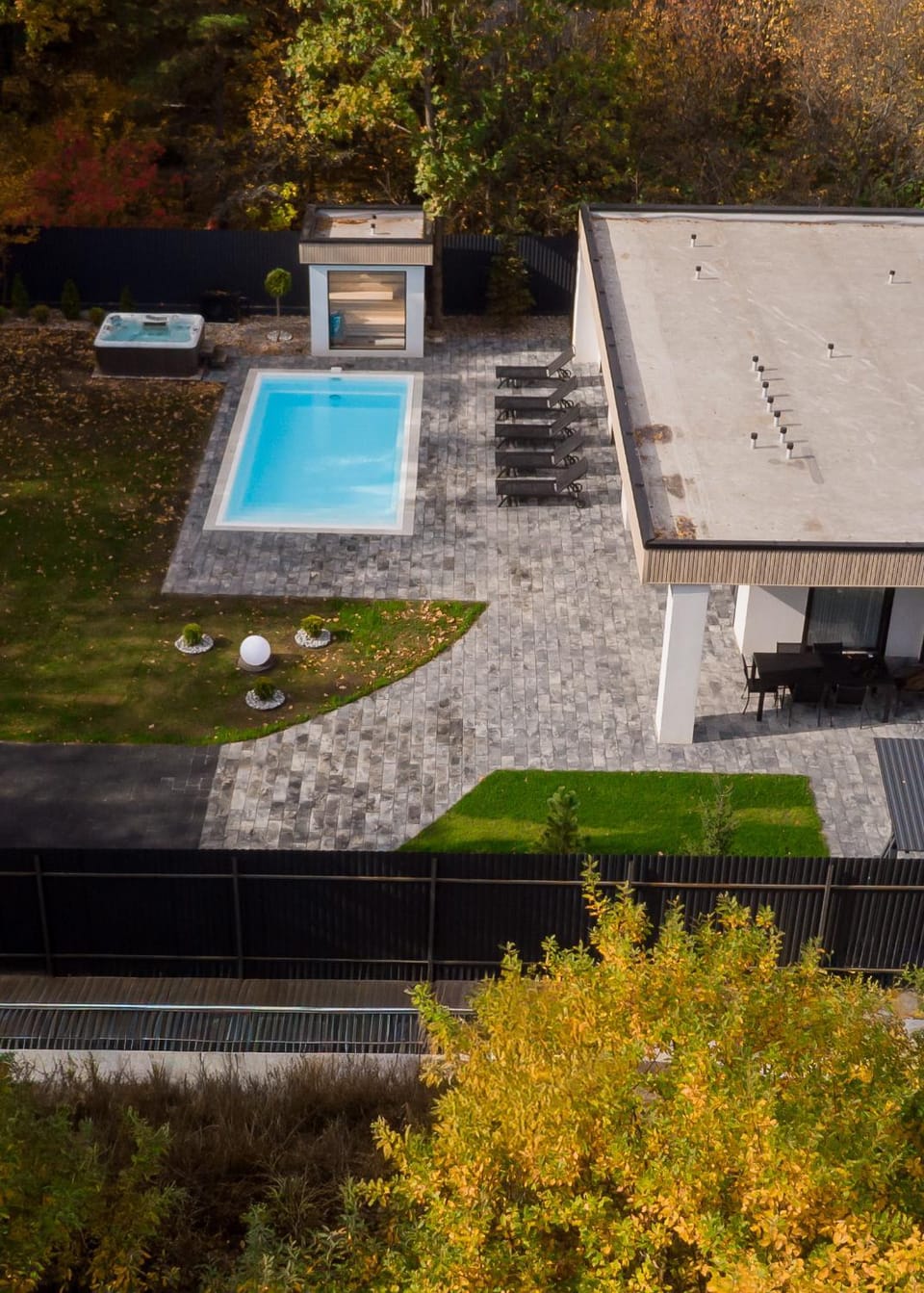 Property building, Swimming pool