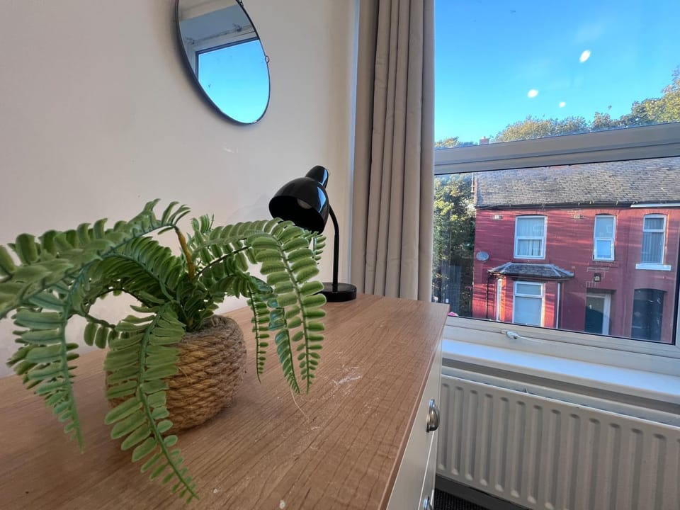 Luxe 3 Bed Home in Manchester House in Salford