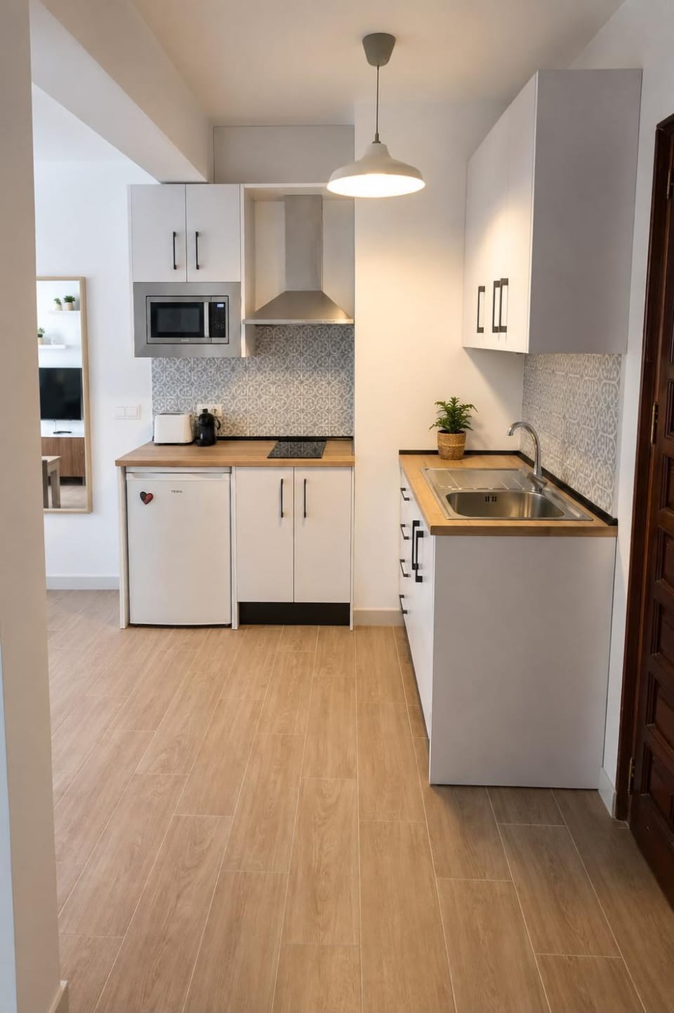 Kitchen or kitchenette