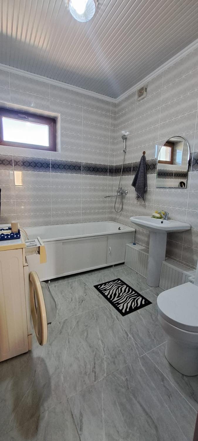 Уютные апартаменты в золотом квадрате Шымкента Apartment in Kazakhstan