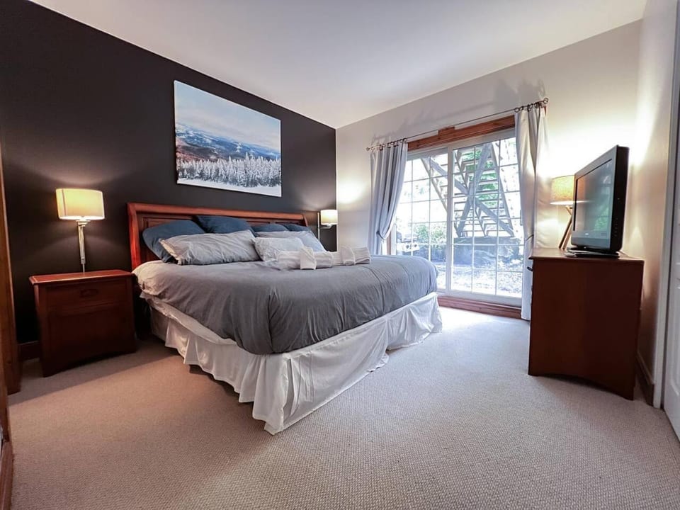 Condo Spacieux - Ski-in/out - Lit King - En nature Apartment in Mont-Tremblant