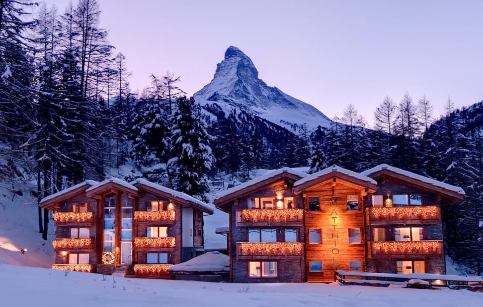 Facade/entrance, Winter, Garden view, Mountain view, Street view, Sunset