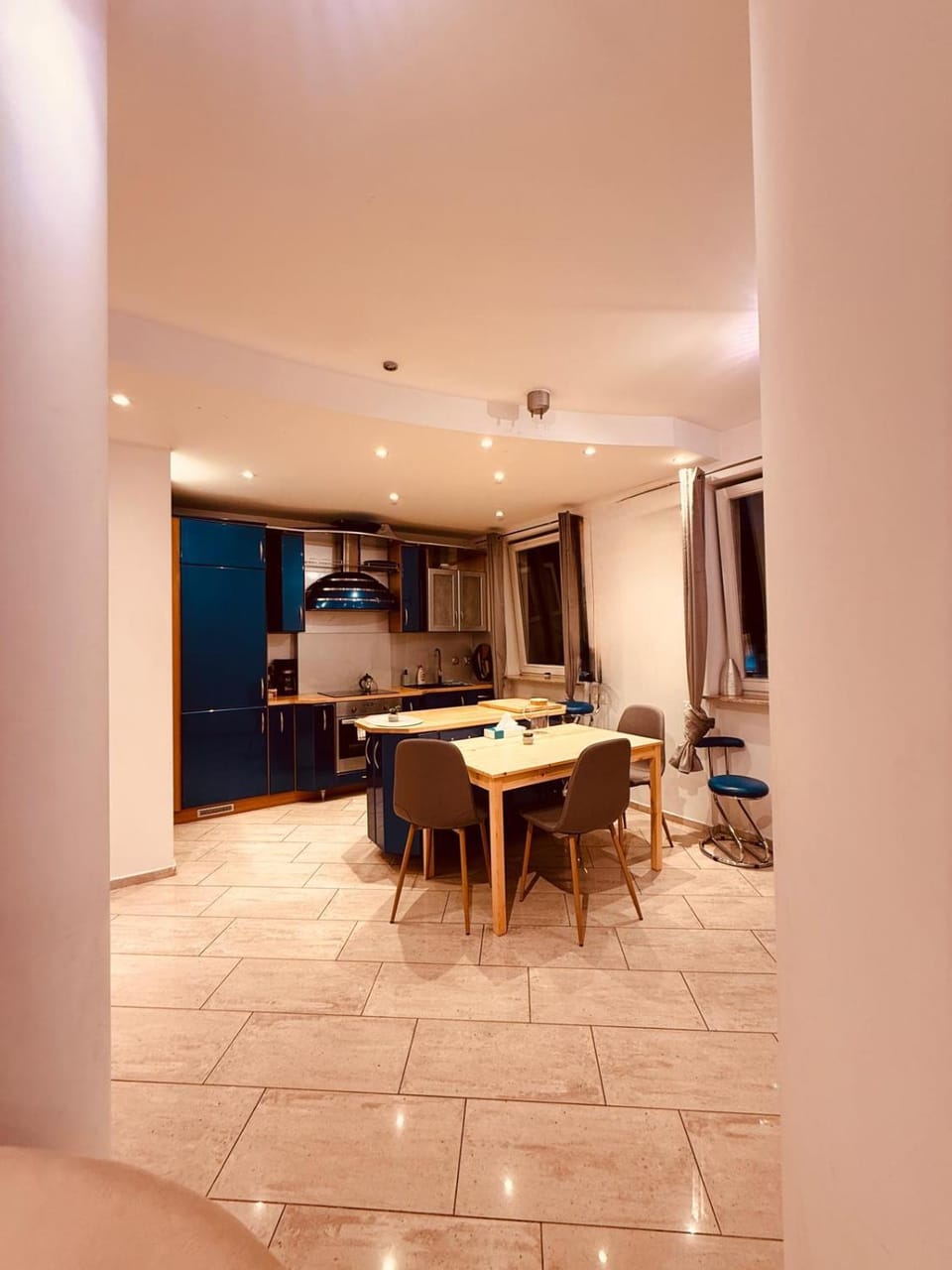 Kitchen or kitchenette, Seating area, Dining area
