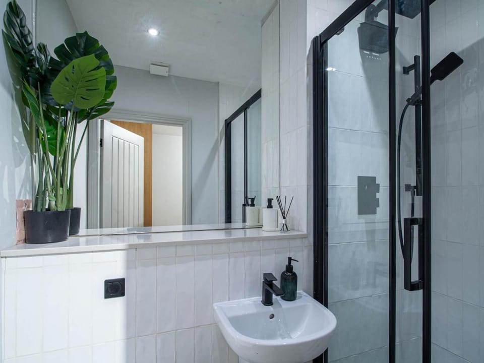 Stylish 2 Bedroom Apartment Central Leeds FREE Parking Apartment in Leeds
