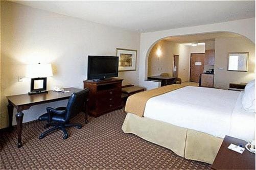 Holiday Inn Express Hotel and Suites Kingsville by IHG Hotel in Kingsville
