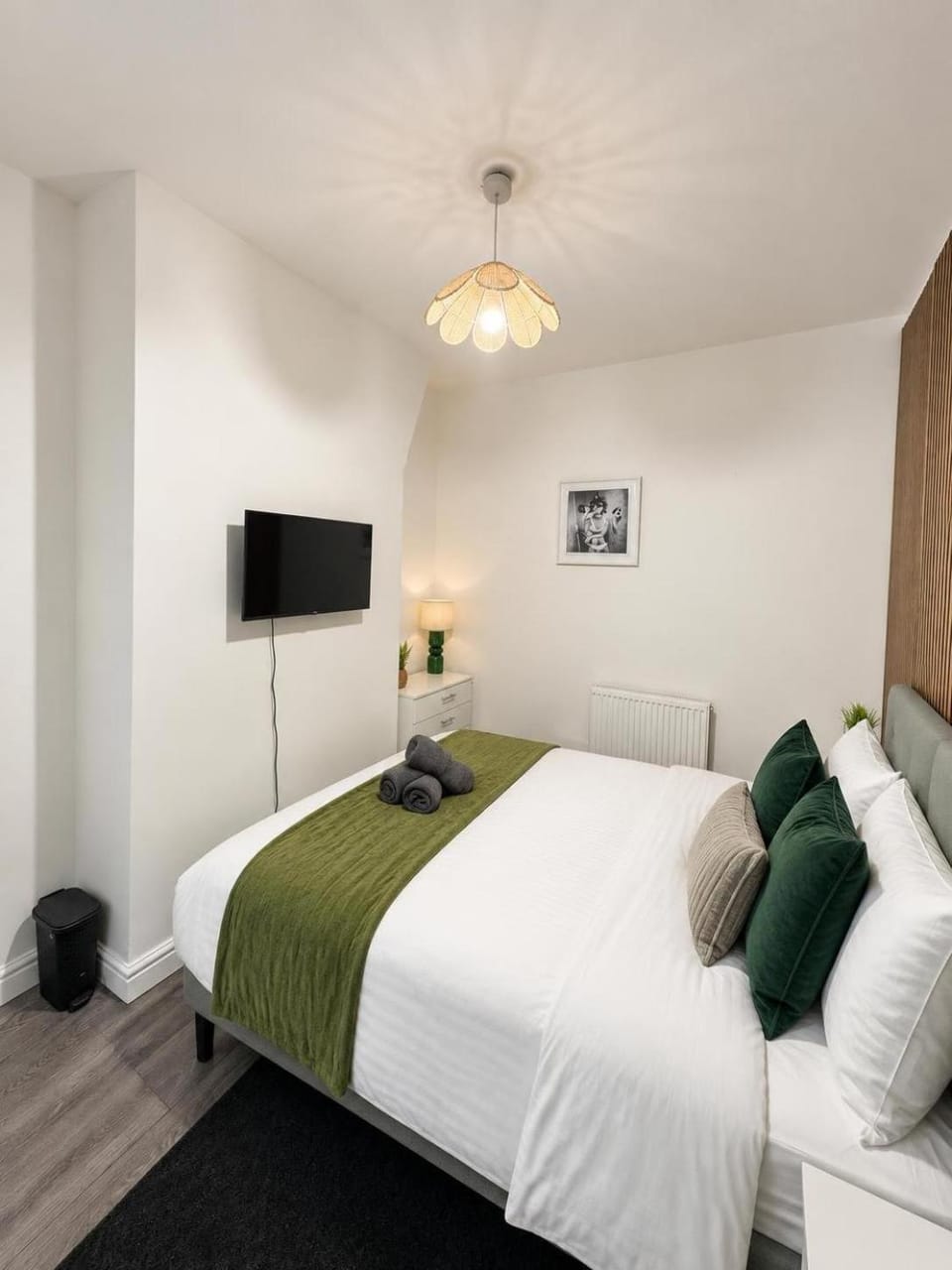 The Luxe Hot Tub House Apartment in Manchester