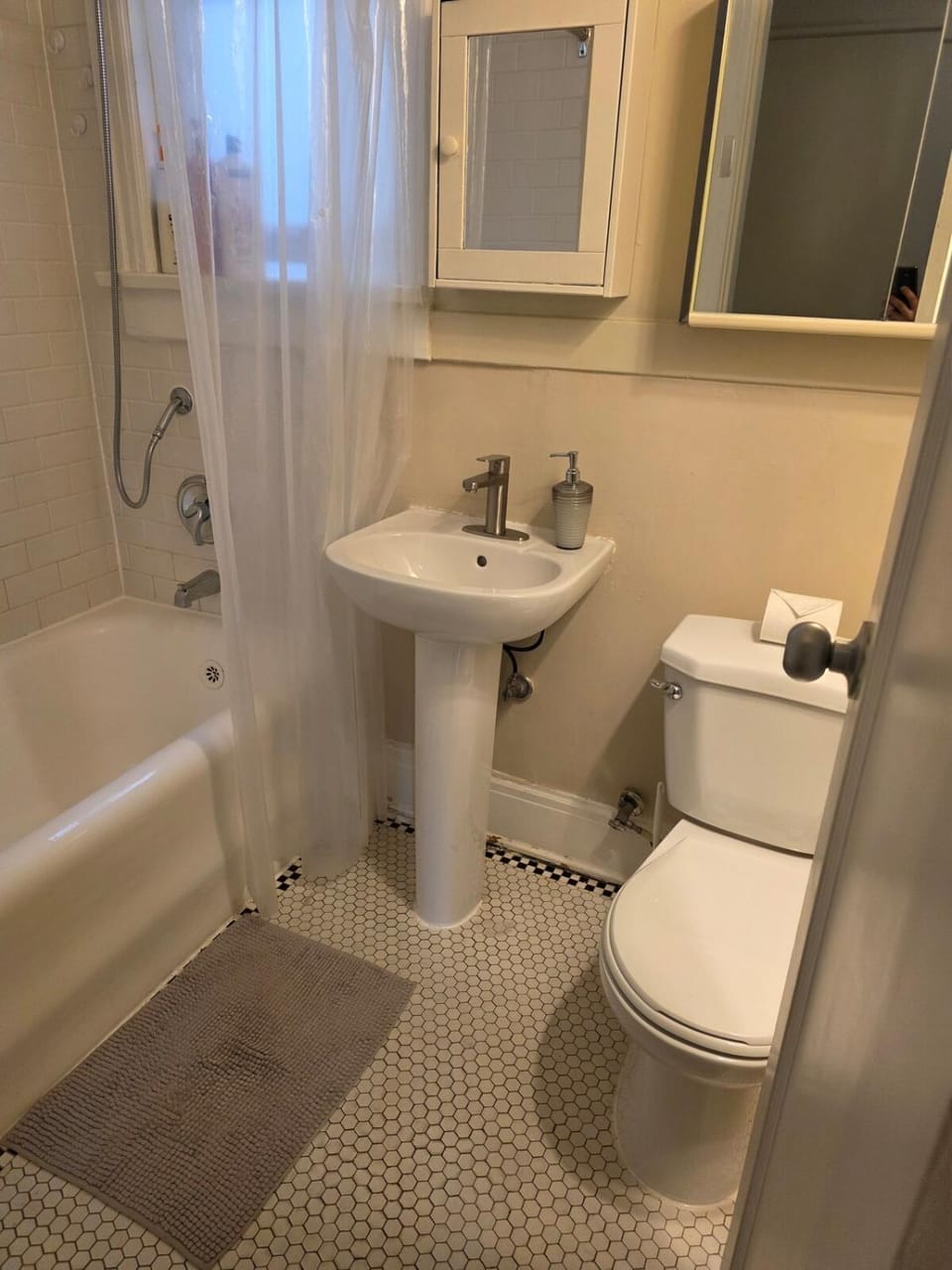 The Opal Unit - Large and Beautiful with Character Apartment in Vancouver
