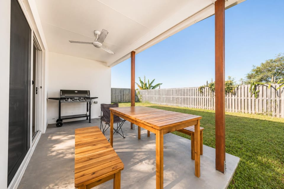 Patio, BBQ facilities, Garden, Seating area, Dining area