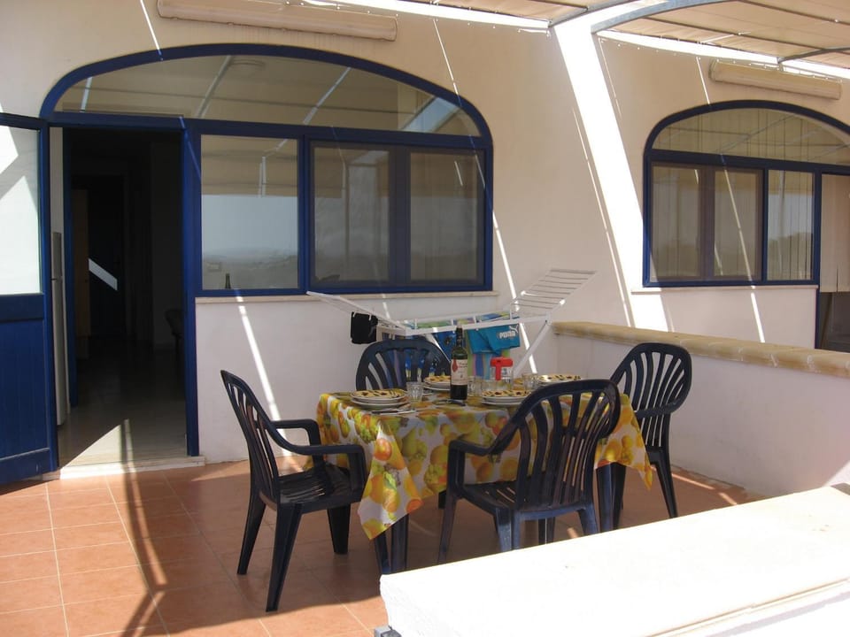 Facade/entrance, BBQ facilities, Garden, Balcony/Terrace, Banquet/Function facilities, Pets, Sea view, Facility for disabled guests