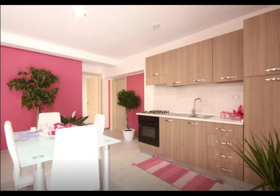 Communal lounge/ TV room, Kitchen or kitchenette, Living room, Lobby or reception, Dining area, Communal kitchen