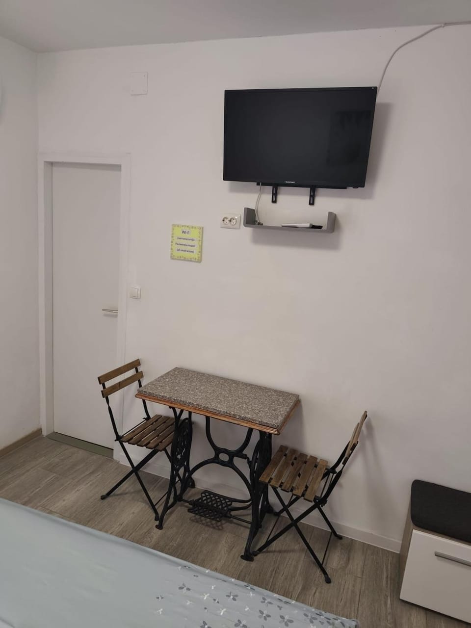 TV and multimedia, Seating area