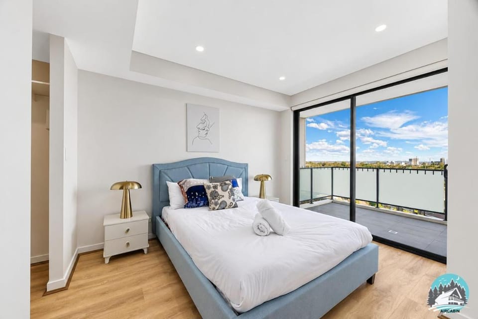 Spacious 3BR Stay near Parramatta Parking Apartment in Merrylands