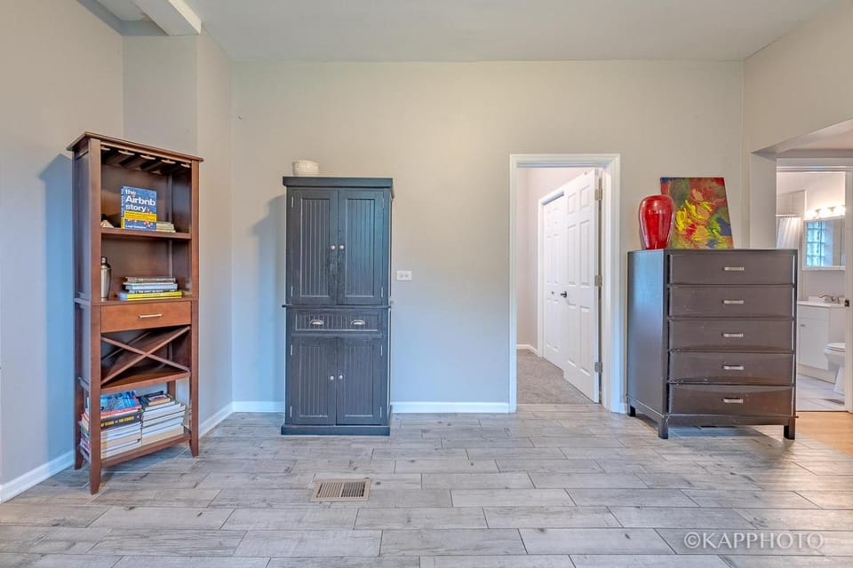 Super AMAZING HOME - NEAR DOWNTOWN! Free Parking! Vacation rental in Chicago