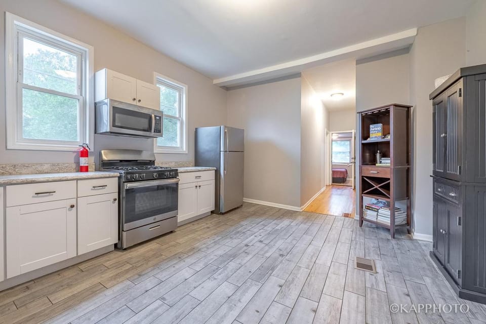 Super AMAZING HOME - NEAR DOWNTOWN! Free Parking! Vacation rental in Chicago
