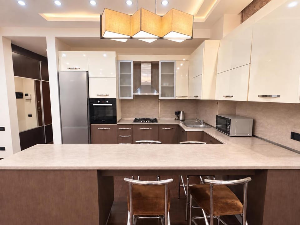 Kitchen or kitchenette, Dining area, oven, stove, toaster