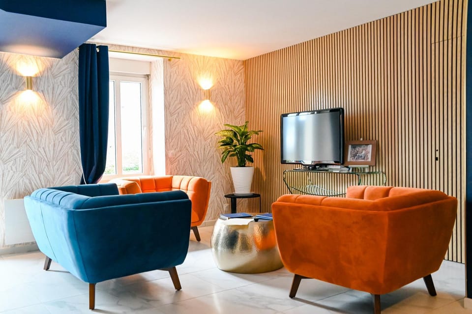 Communal lounge/ TV room, Living room