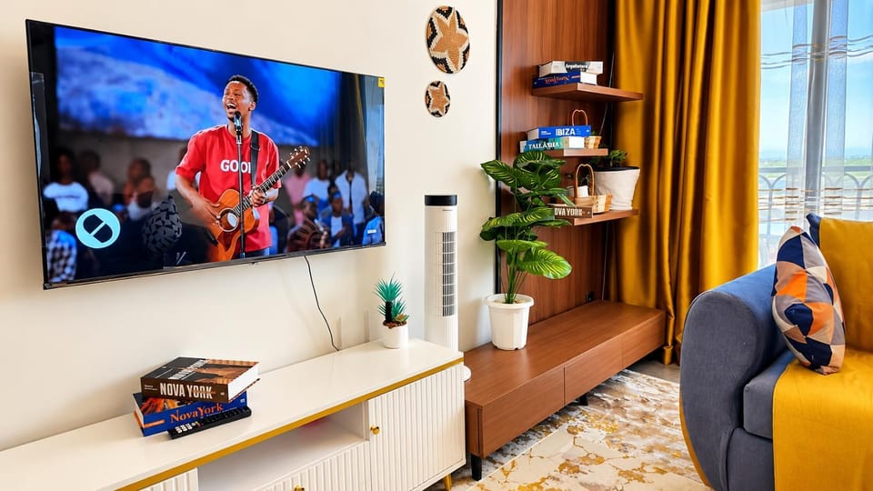 TV and multimedia, Living room, Seating area, Evening entertainment