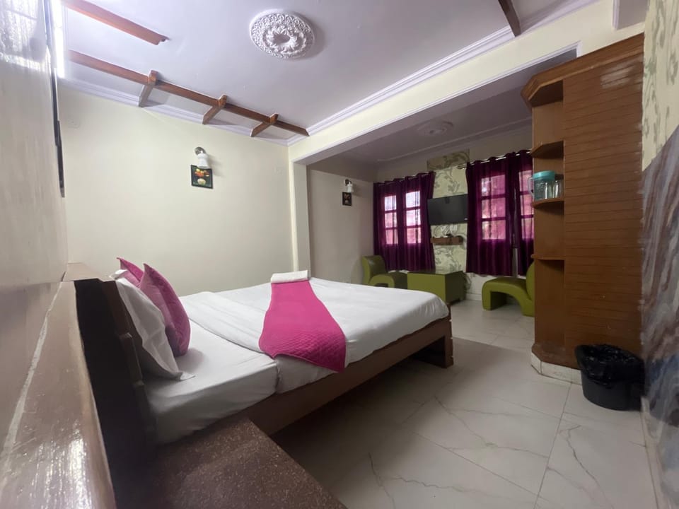 Bed, Photo of the whole room, Bedroom, towels, wardrobe
