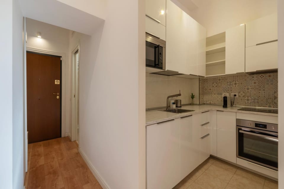 Noma 225 - 5 minutes walk from Metro Policlinico Apartment in Rome