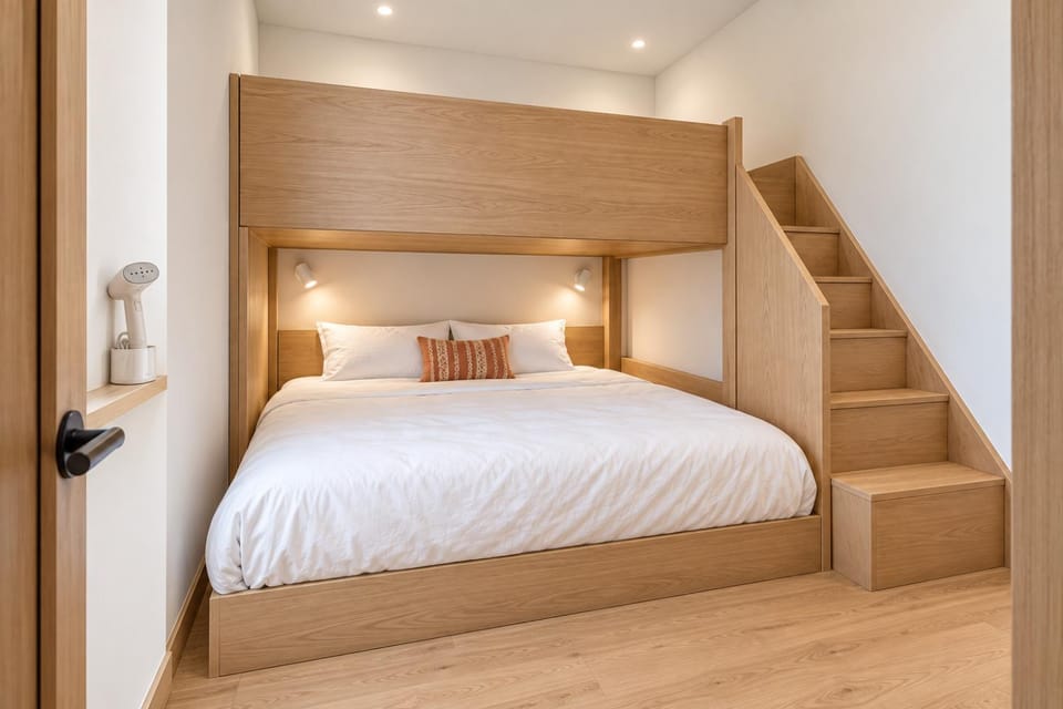 Bedroom, bunk bed