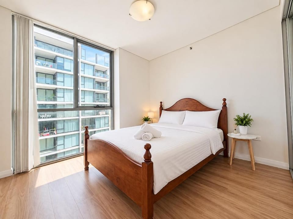Spacious, modern apartment in an ideal location for airport, CBD, business and leisure travel, with 2 free parking spots Apartment in Mascot